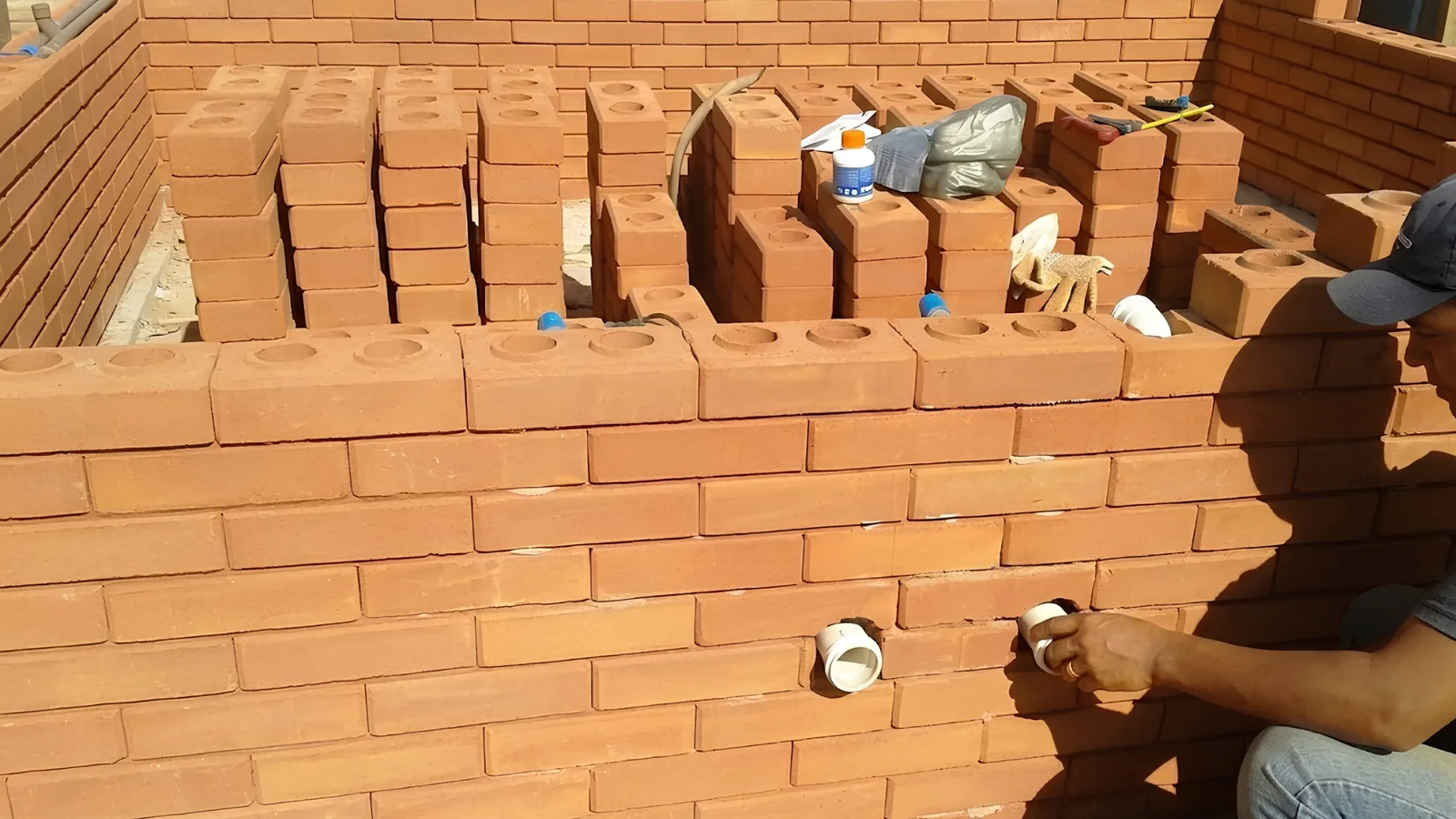 Concretagem dos furos: a fixação permanente